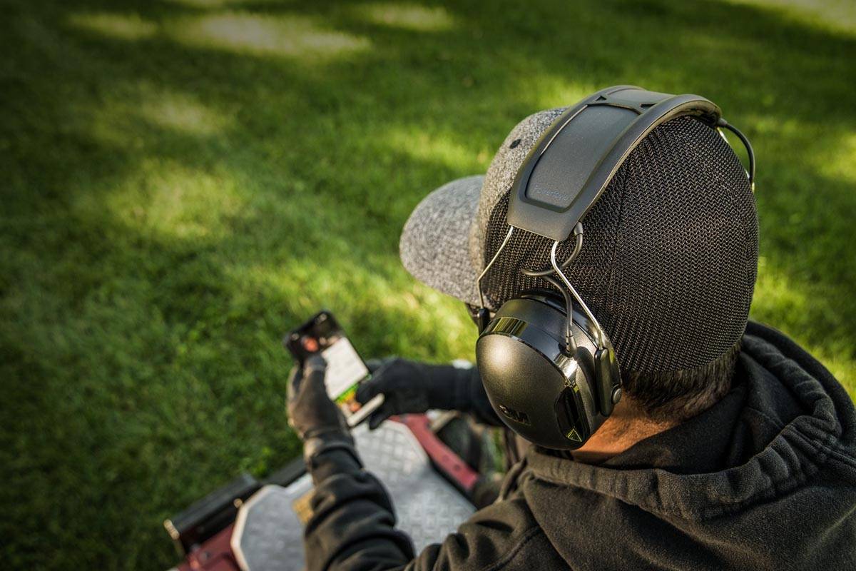 3M WorkTunes Connect en Solar draadloze gehoorbeschermer, met Bluetooth-technologie