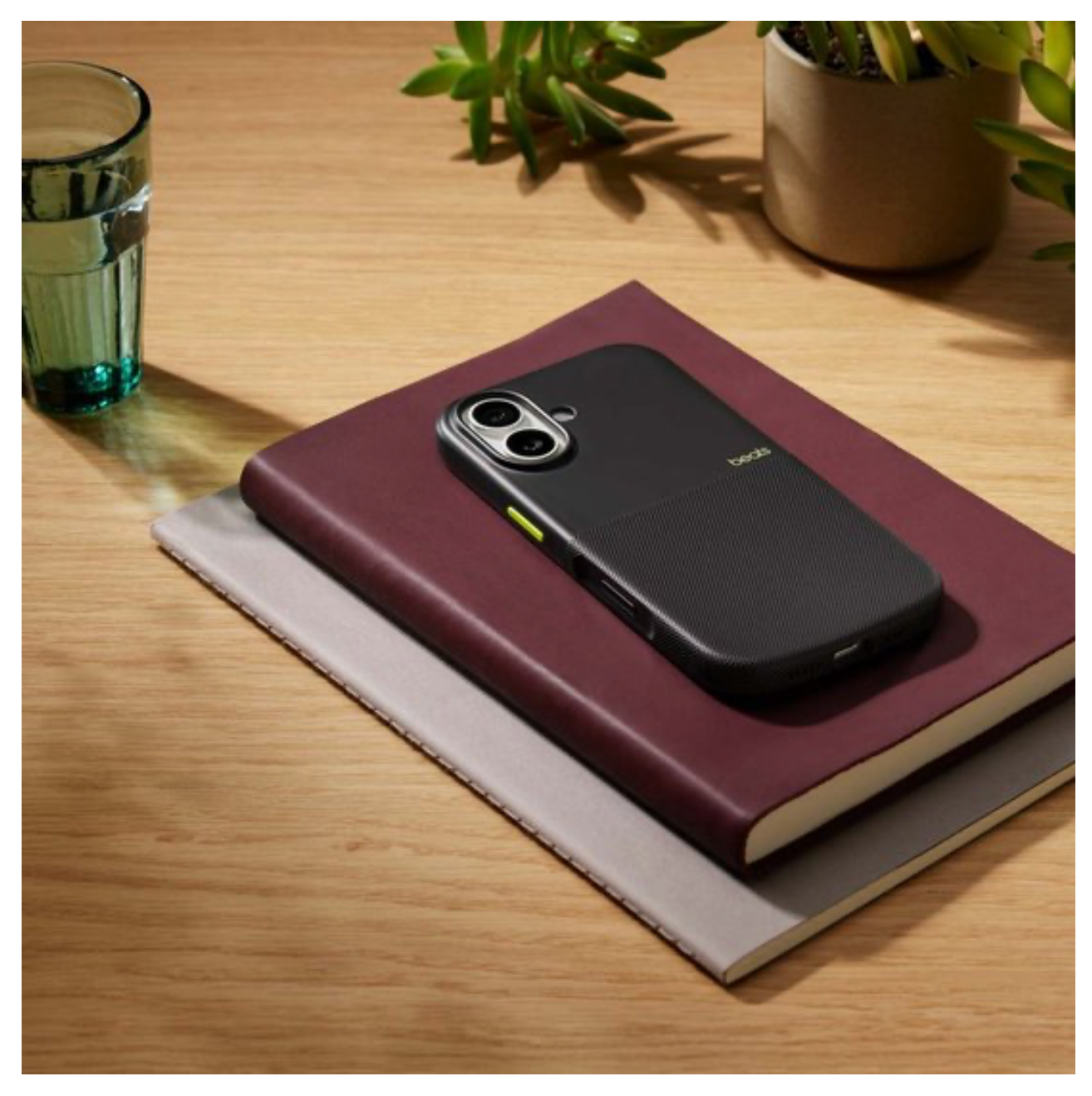 Beats Rugged Case met geschikt voor MagSafe en Camera Control geschikt voor iPhone 17 - Everest Black