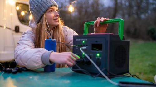 APC SE OffGrid Portable Power Station 500 - Li-Ion accu, LCD, 2x stopcontact, 3x USB-A, 2x USB-C, 3x 12V, draadloze lader