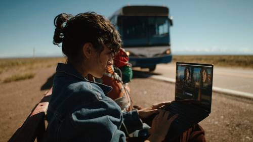 ASUS ProArt P16 H7606WX-SE002X Copilot+ PC AMD Ryzen AI 9 HX 370 Laptop 40,6 cm (16") Touchscreen WQUXGA 64 GB LPDDR5x-SDRAM 4 TB SSD NVIDIA GeForce RTX 5090 Wi-Fi 7 (802.11be) Windows 11 Pro Nederlands Zwart