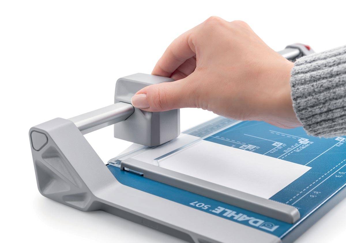 Dahle rolsnijmachine 507 voor ft A4, capaciteit: 8 vel
