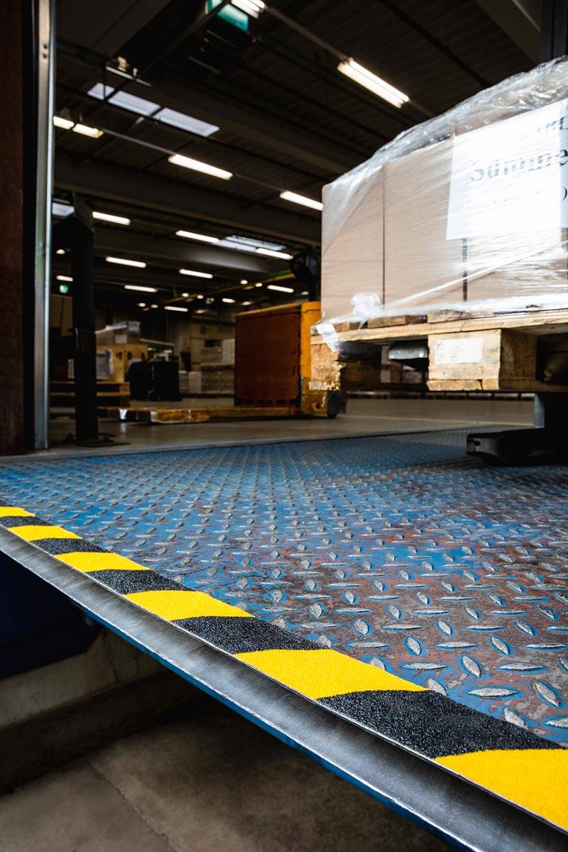 Durable Duraline antisliptape Grip 50 mm x 15 m, geel/zwart