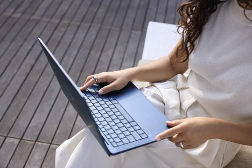 HP EliteBook X G2a Next Gen AI Copilot+ PC AMD Ryzen AI 7 PRO PRO 450 Laptop 35,6 cm (14") WUXGA 32 GB LPDDR5x-SDRAM 1 TB SSD Wi-Fi 7 (802.11be) Windows 11 Pro Blauw