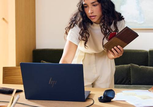 HP EliteBook X G2a Next Gen AI Copilot+ PC AMD Ryzen AI 7 PRO PRO 470 Laptop 35,6 cm (14") WUXGA 32 GB LPDDR5x-SDRAM 1 TB SSD Wi-Fi 7 (802.11be) Windows 11 Pro Blauw