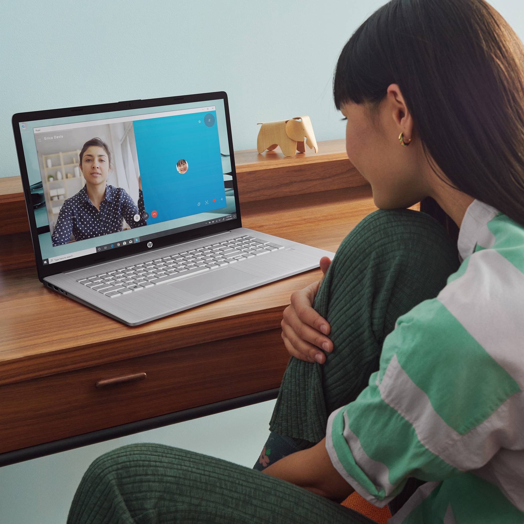 HP 17-cn2055nd Intel® Core™ i5 i5-1235U Laptop 43,9 cm (17.3") Full HD 16 GB DDR4-SDRAM 512 GB SSD Wi-Fi 5 (802.11ac) Windows 11 Home Zilver