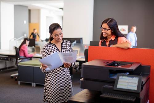 HP Color LaserJet Enterprise Flow M880z multifunctionele printer, Printen, kopiëren, scannen, faxen, Invoer voor 200 vel; Printen via USB-poort aan voorzijde; Scans naar e-mail/pdf; Dubbelzijdig printen