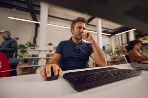 HP multi-device dual-mode muis- en toetsenbordcombinatie met polssteun 585C