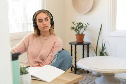 POLY Blackwire 8225 Stereo Microsoft Teams Certified USB-C Headset + USB-C/A adapter