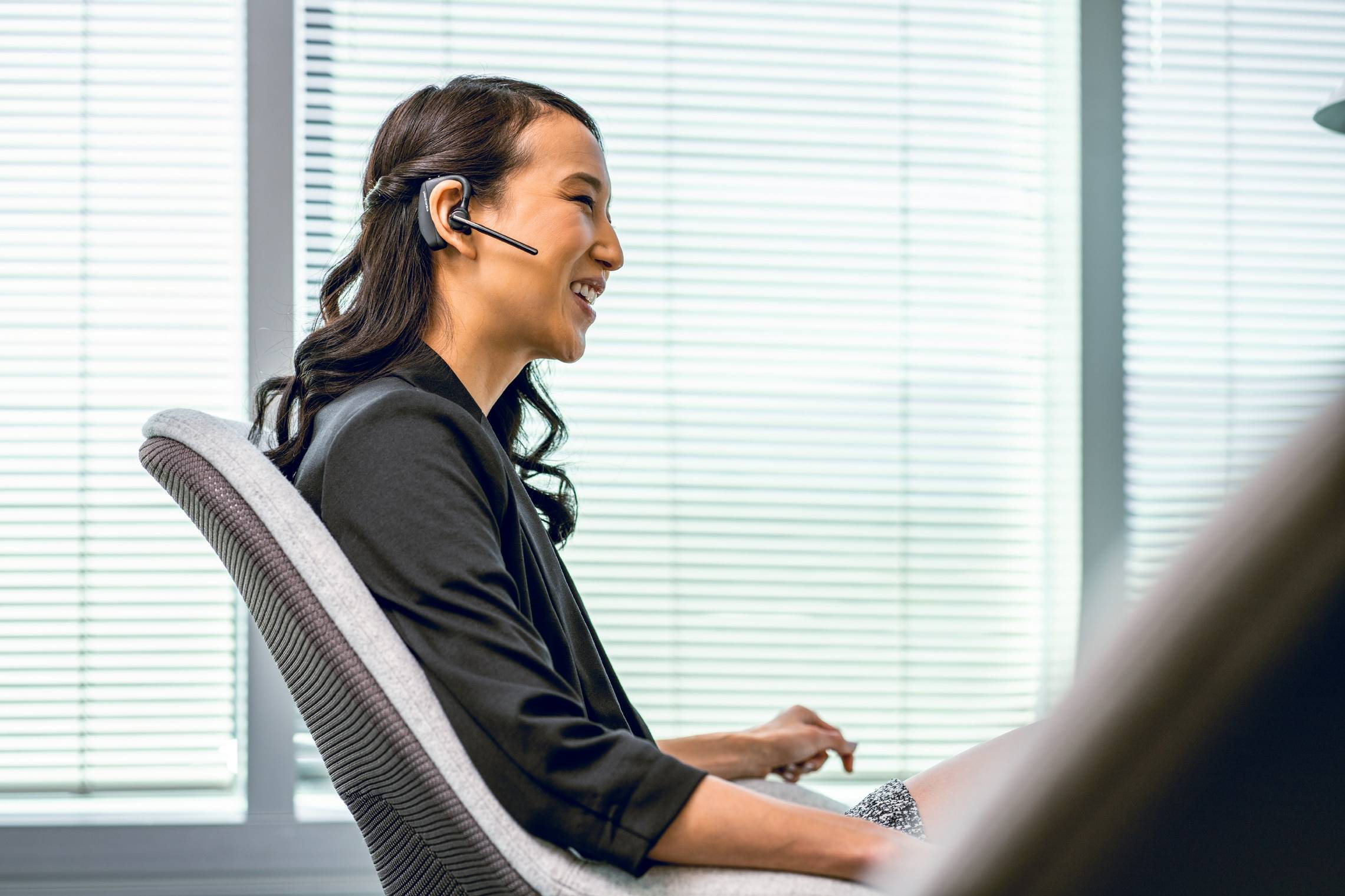POLY Voyager 5200-M Office Headset + USB-C naar micro-USB-kabel