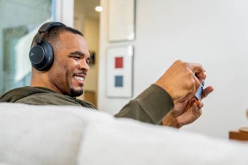 POLY Voyager Surround 80 UC USB-C Headset + USB-C/A-adapter
