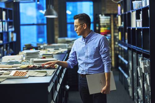 HP ZBook Studio 16 G11 Intel Core Ultra 7 155H Mobiel werkstation 40,6 cm (16") WUXGA 32 GB DDR5-SDRAM 1 TB SSD NVIDIA RTX 2000 Ada Wi-Fi 7 (802.11be) Windows 11 Pro Zilver