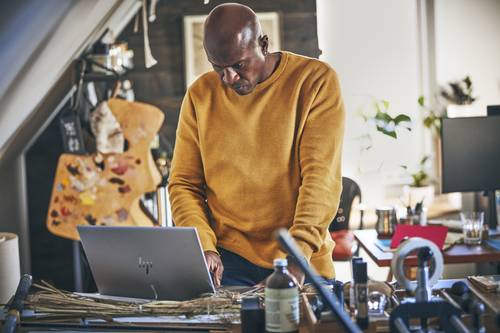 HP ZBook Studio 16 G11 Intel Core Ultra 7 165H Mobiel werkstation 40,6 cm (16") WUXGA 32 GB DDR5-SDRAM 1 TB SSD NVIDIA Quadro RTX 3000 Wi-Fi 7 (802.11be) Windows 11 Pro Zilver