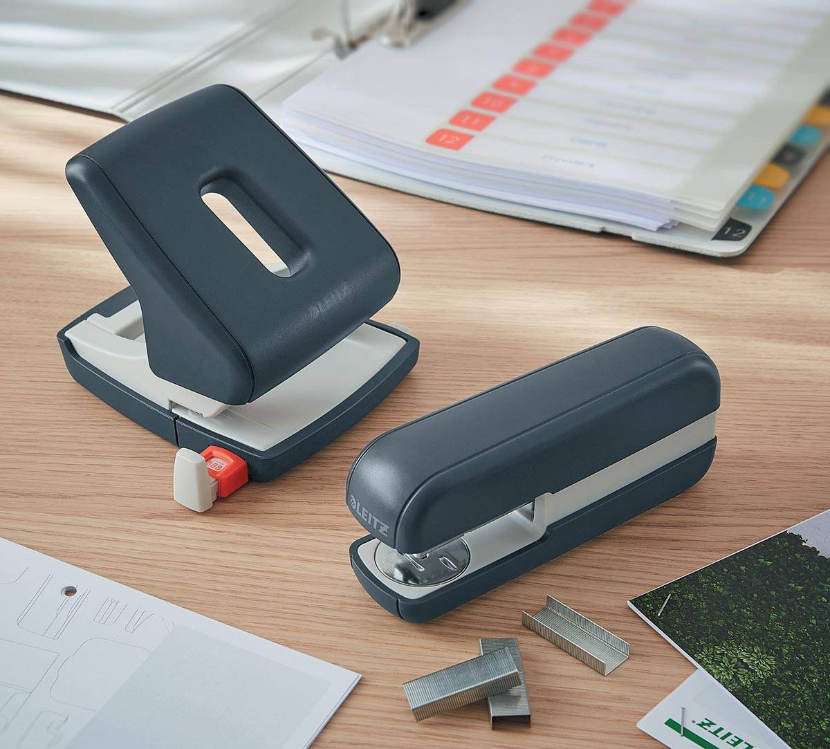 Leitz Cosy nietmachine, grijs