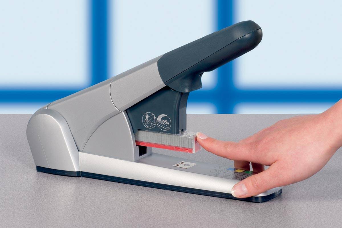 Leitz Heavy Duty nietmachine 5551, niet 80 vel, voor K6, K8, K10 en K12 nietcassettes, zilver