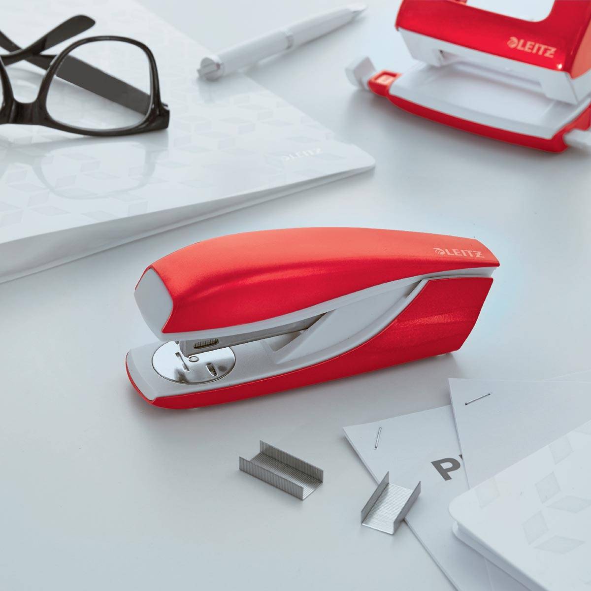 Leitz NeXXt WOW 5502 nietmachine, rood