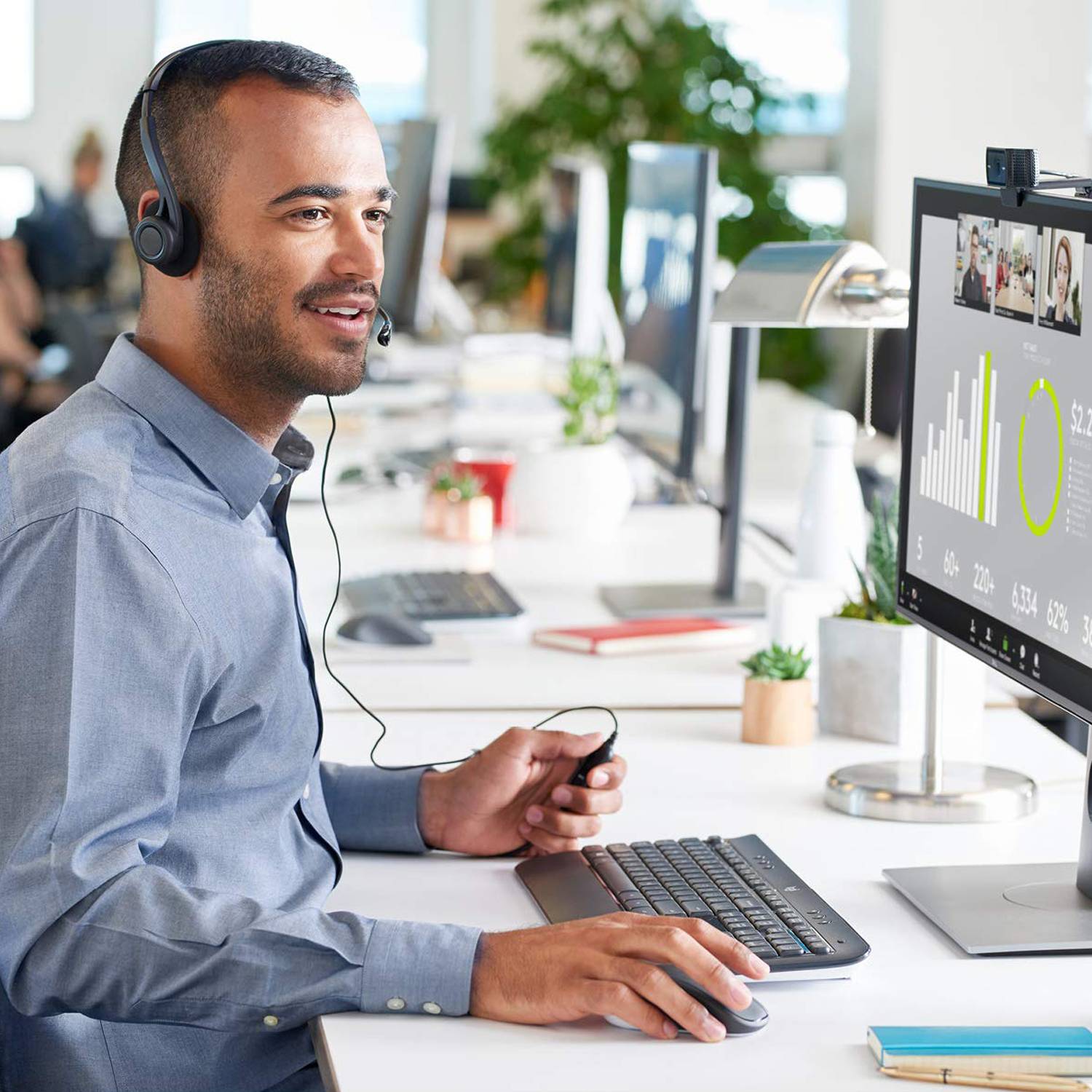 Logitech 960-001055 webcam 3 MP 1920 x 1080 Pixels USB Zwart