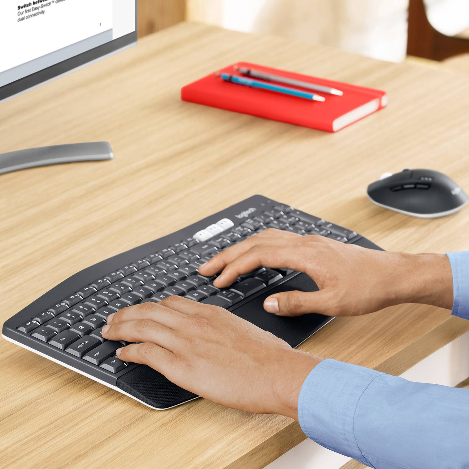 Logitech 920-008225 toetsenbord Inclusief muis Universeel RF-draadloos + Bluetooth AZERTY Belgisch Zwart