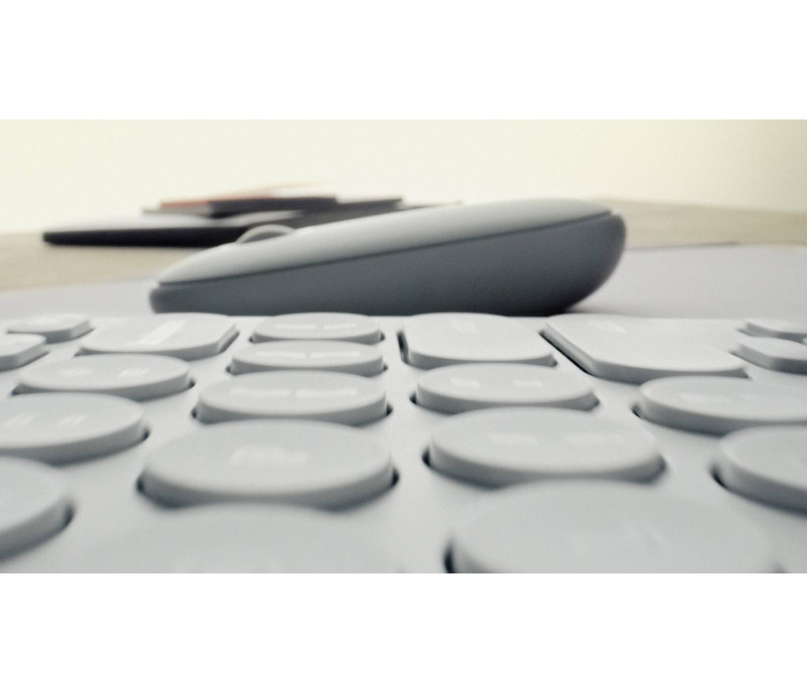 Logitech 910-007015 muis Reizen Ambidextrous RF-draadloos + Bluetooth Optisch 4000 DPI