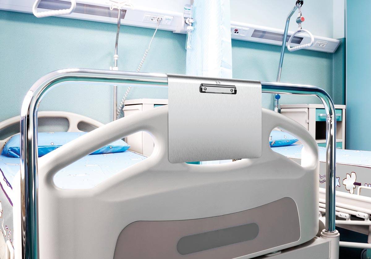 MAUL klemplaat aluminium Medic A4 liggend, rond gebogen ophanging aan de lange zijde, RVS klem