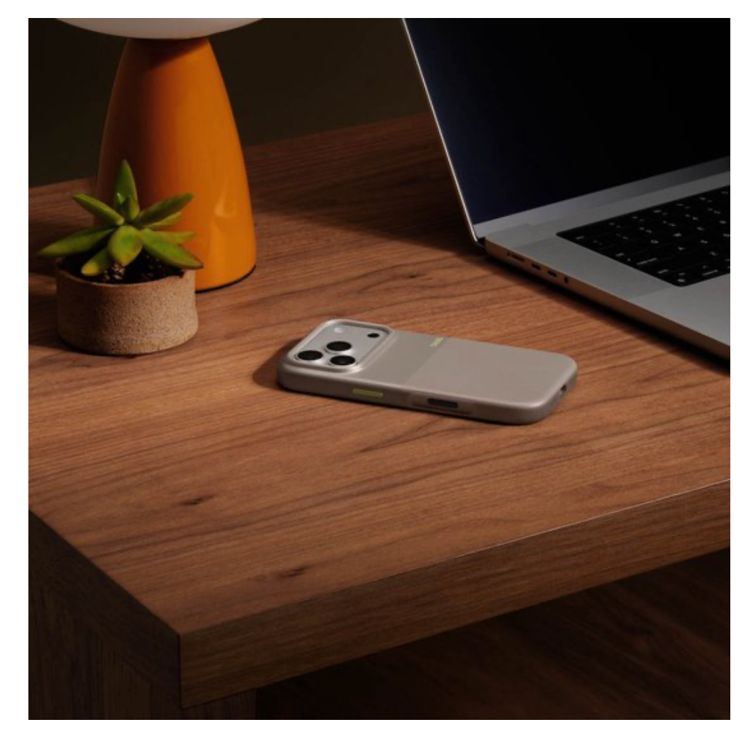 Beats Rugged Case met geschikt voor MagSafe en Camera Control geschikt voor iPhone 17 Pro - Alpine Gray