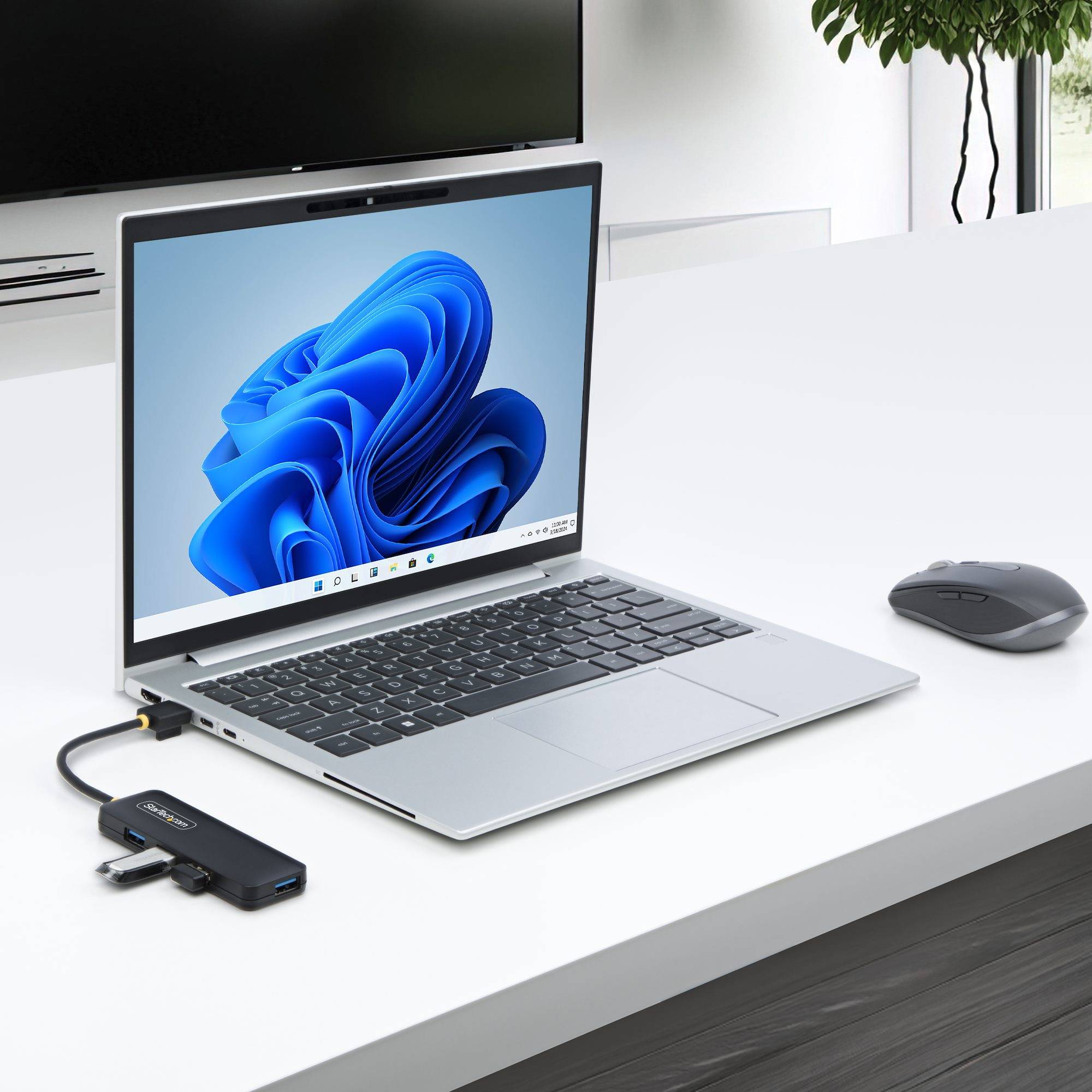 StarTech.com 4-Port USB-A Hub, 5Gbps, Bus Powered, Compacte Travel Mini USB Hub, Multi-Port USB 3.0 Splitter, Draagbare USB Hub, Overspanningsbeveiliging (OCP)