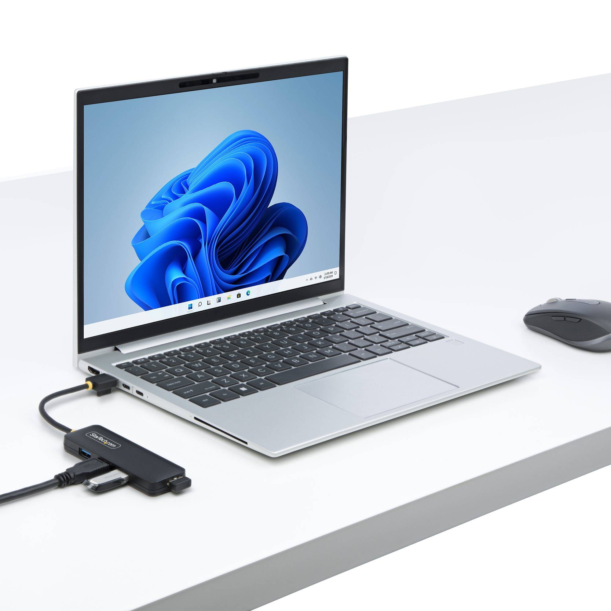 StarTech.com 4-Port USB-A Hub, 5Gbps, Bus Powered, Compacte Travel Mini USB Hub, Multi-Port USB 3.0 Splitter, Draagbare USB Hub, Overspanningsbeveiliging (OCP)