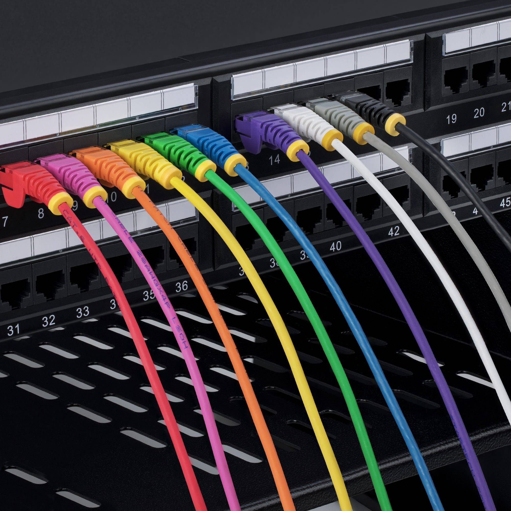 StarTech.com 5m Dunne CAT6 Ethernet Kabel, Zwart, Snagless, 100W PoE, UTP, LSZH, 28AWG Pure Koperdraad, Slim RJ45 Netwerk Patchkabel met Trekontlasting, Fluke Getest