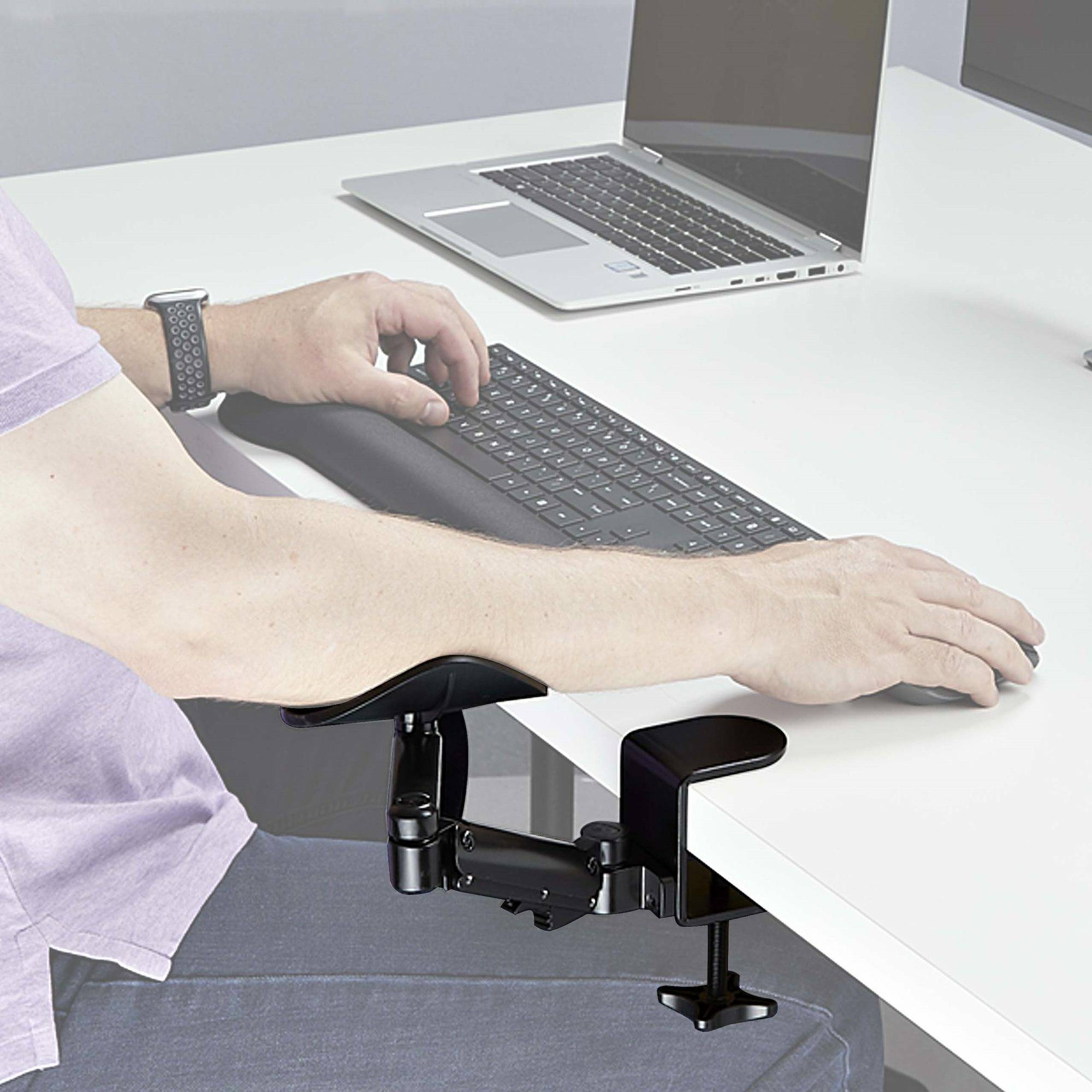 StarTech.com Verstelbare Armsteun voor Bureau, Ergonomische Arm/Elleboogsteun, 360-graden Rotatie, Kleminstallatie zonder Boren, Zwart