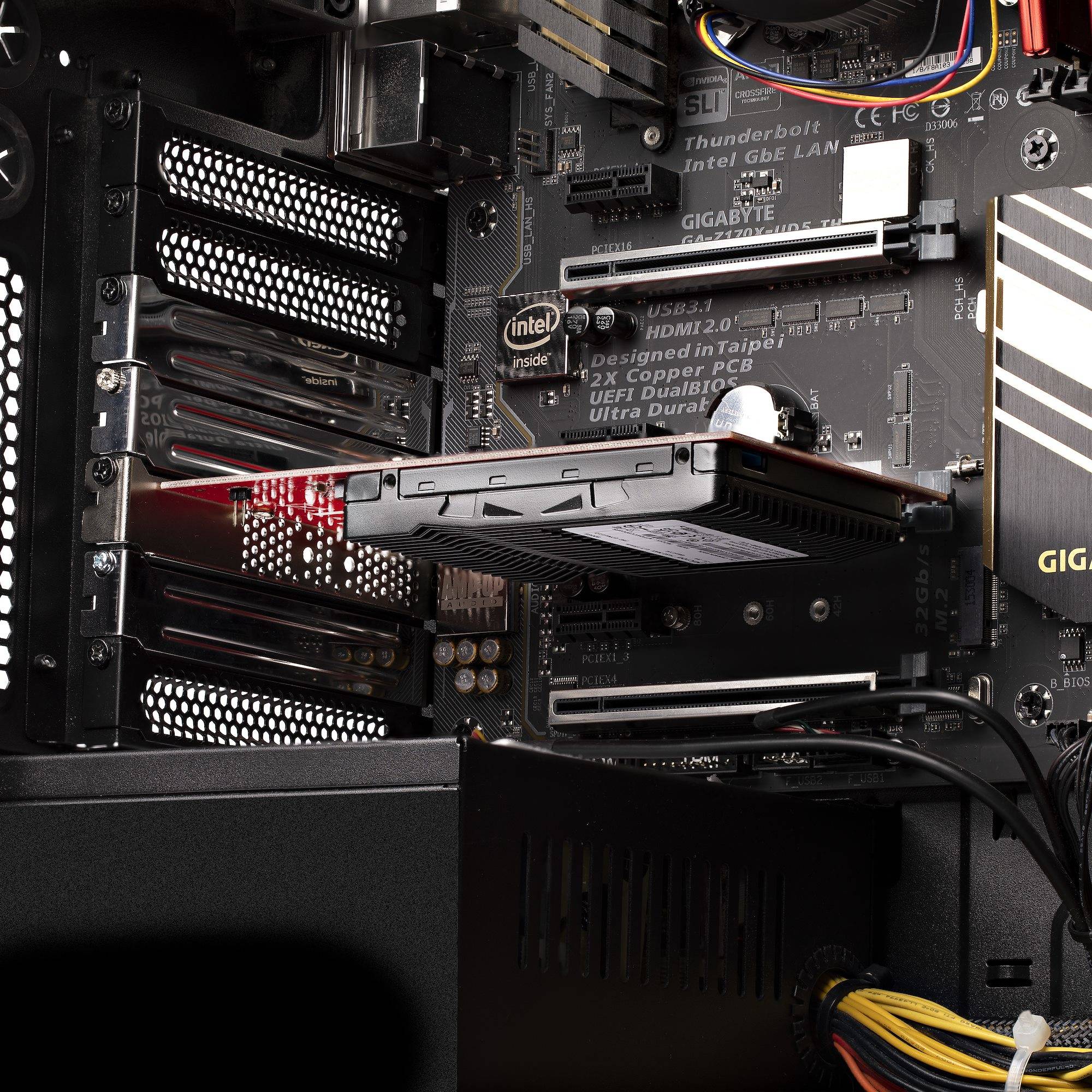 StarTech.com U.3 naar PCIe Adapter Kaart, PCIe 4.0 x4 Adapter voor 2.5" U.3 NVMe SSDs, SFF-TA-1001 PCI Express Uitbreidingskaart voor Desktops/Servers, TAA Compliant, OS Onafhankelijk