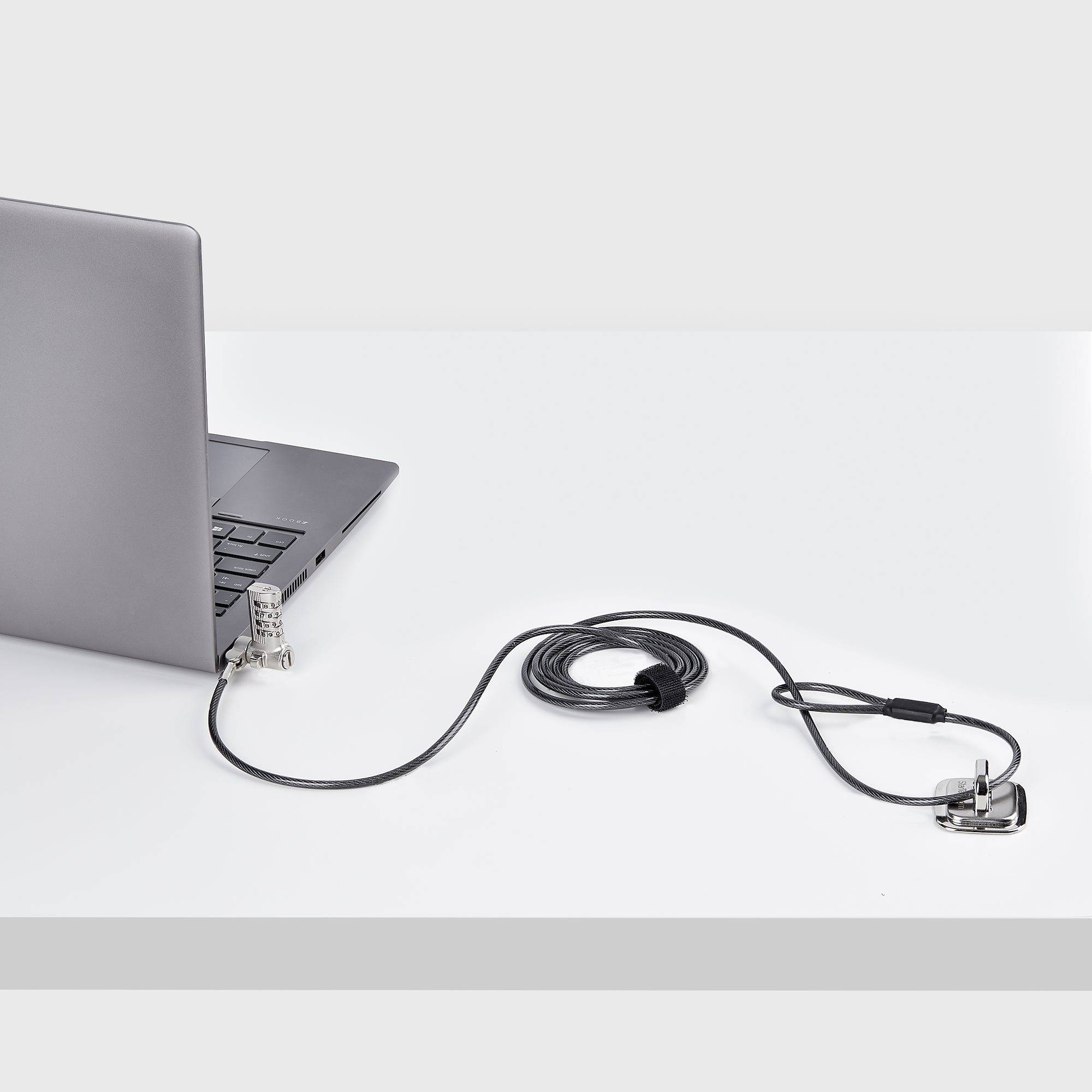 StarTech.com 2m Universeel Laptop Kabelslot, Security Kabel met Vooraf Ingesteld Combinatieslot, Compatibel met Noble Wedge&reg;/Nano/K-Slot, Cijferslot zonder Sleutel, TAA