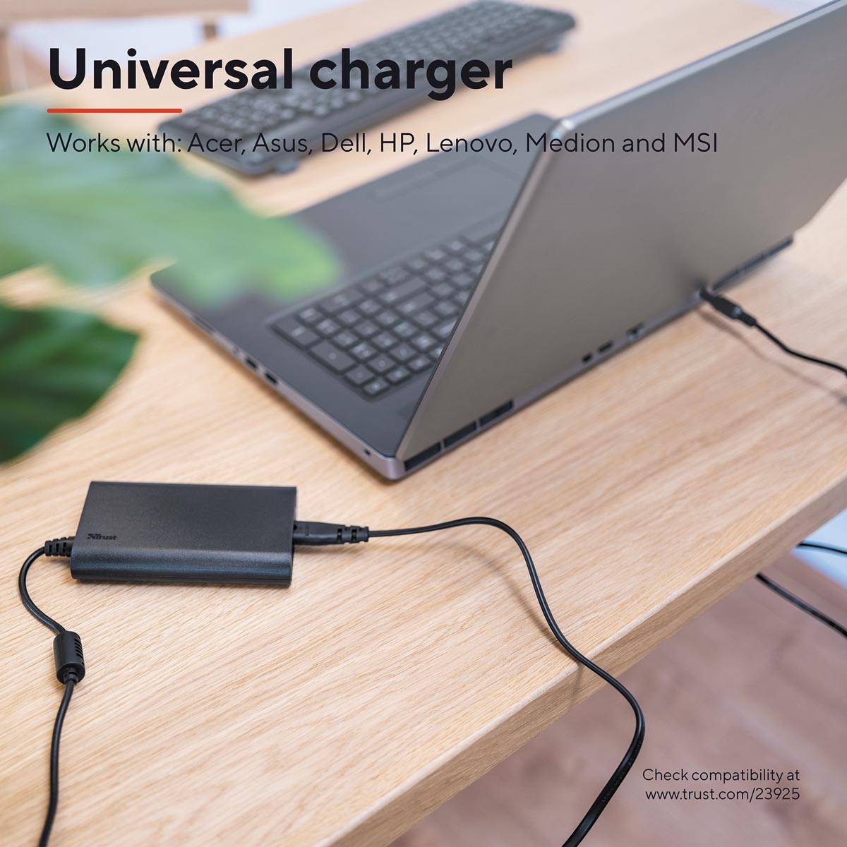 Trust Simo ultradunne, universele laptoplader, 70 W